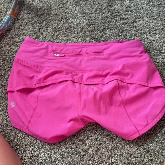 Lululemon Low rise 2.5 speed up shorts - Picture 2 of 3